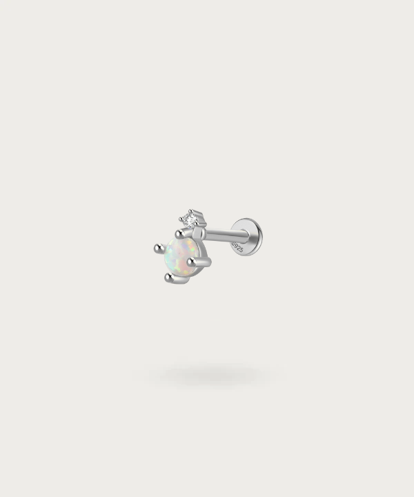 piercing met zirkonia en opaal zilver helix