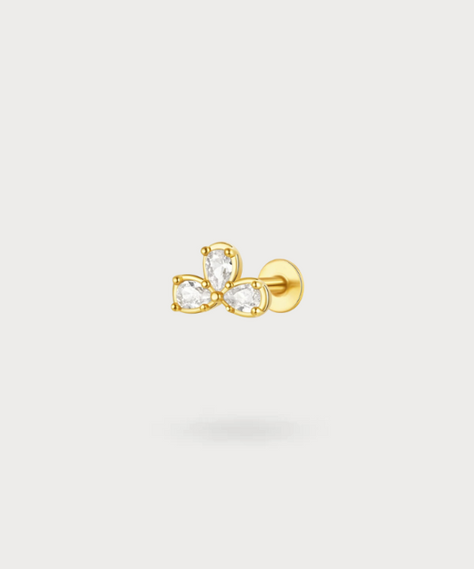 Flat piercing Margarita in goud met drie unieke en delicate bloemblaadjes