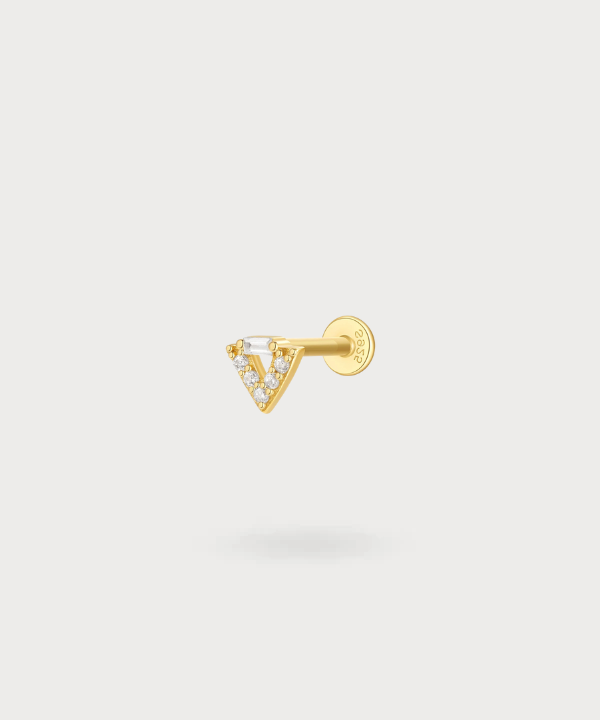Auxi Oorlel sieraad met driehoekig design en sprankelende zirkonia, gouden afwerking.