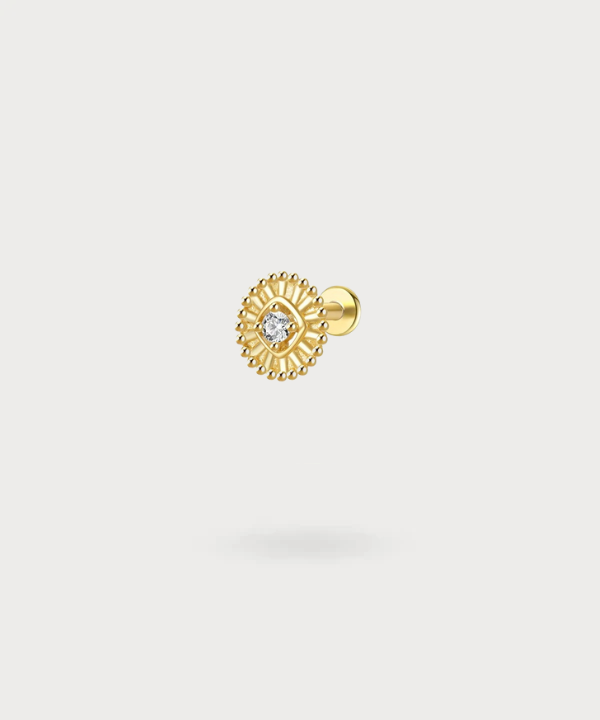 Sabrina, de helix-piercing die een koninklijke toets aan je stijl toevoegt