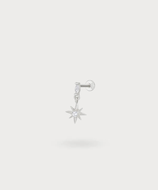 Verfijning en charme met het Ilargi flat piercing, perfect voor een minimalistische stijl