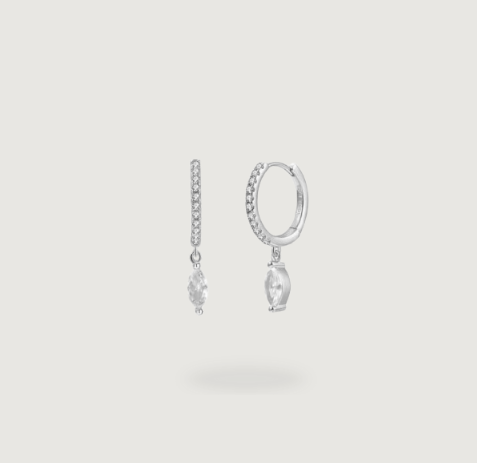 Detail van Tamara Zilveren Oorbellen met Grote Zirkonia Hangend