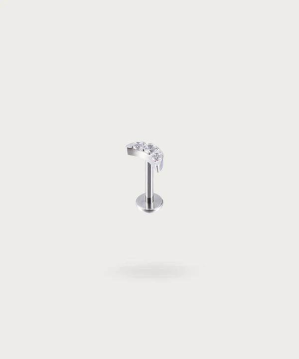 Mahala | Helix Maan Piercing