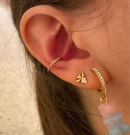 titanium oorpiercing helix vrouw